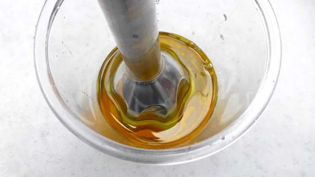 Have you any idea how to make mayonnaise? Here's the good news: let me show you my easy homemade mayonnaise recipe from scratch!