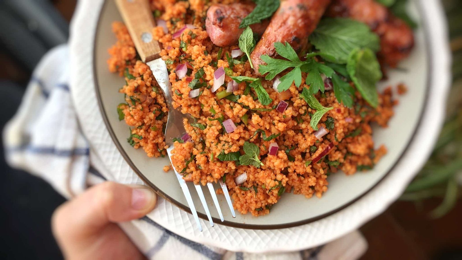 This Turkish kisir is a delicious couscous salad recipe that contains tomato paste and fresh herbs... What a great alternative for classic tabbouleh this is!