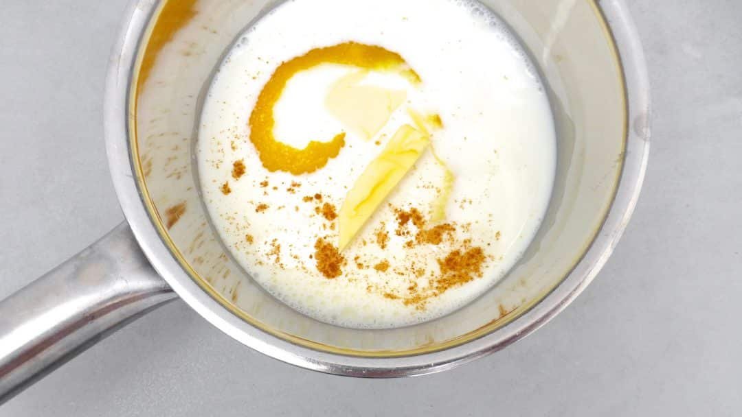 Frangollo, a typical Canarian dessert that contains millet flour, almonds, lemon zest and raisins! You will love this one...
