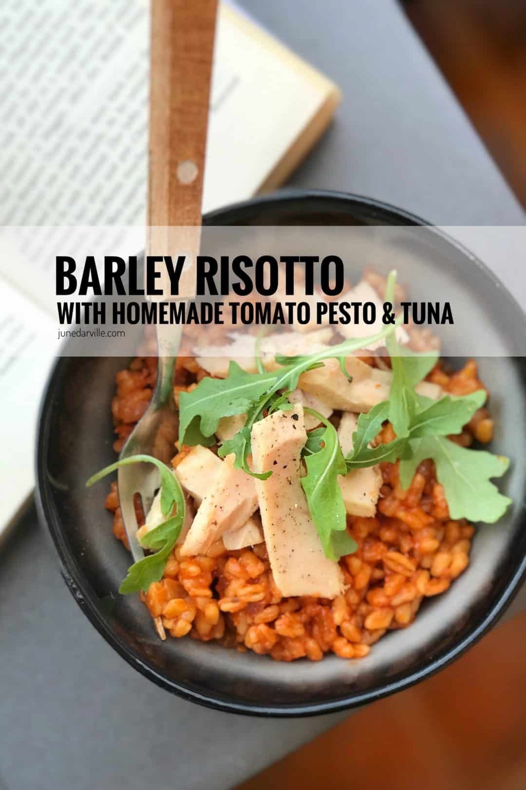 My creamy tomato risotto with barley, a lush homemade roasted tomato pesto and tuna... A delicious lunch, starter or main course!