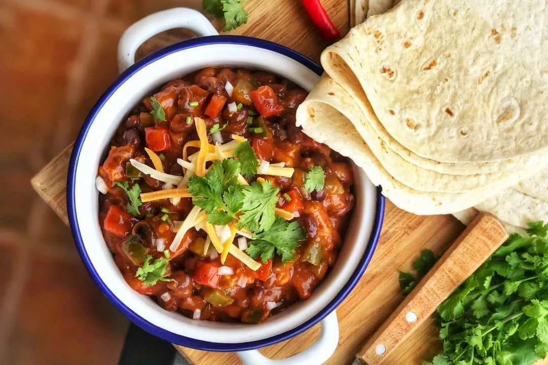 Healthy food doesn't have to break the bank: take a look at my 18 delicious cheap meals and pick the budget recipes that you like the most!
