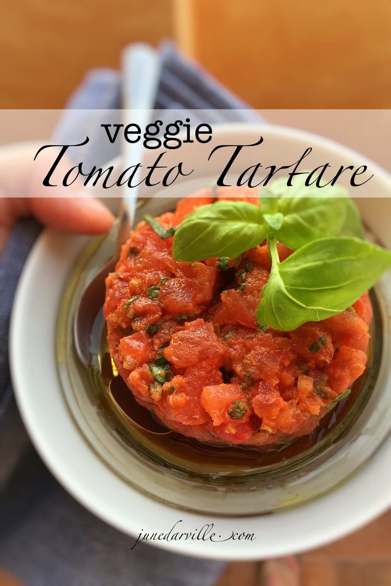 Are you looking for a great veggie starter for your next summer party? Then do try out my tomato tartare recipe: fancy looking but so easy to make in advance!