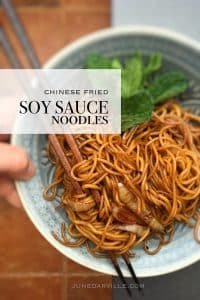 This is the easiest noodle recipe ever: stir fried Chinese soy sauce noodles with onion! Another great recipe I took home with me after visiting Hong Kong...