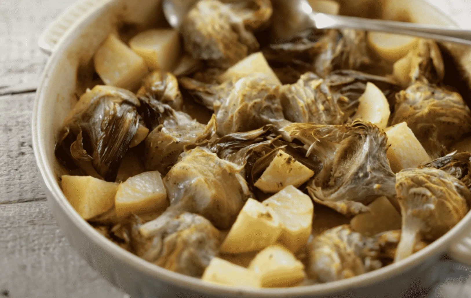 How to cook fresh artichokes? What dishes can you make? Check out these 20 best fresh artichoke recipes from fellow food bloggers!