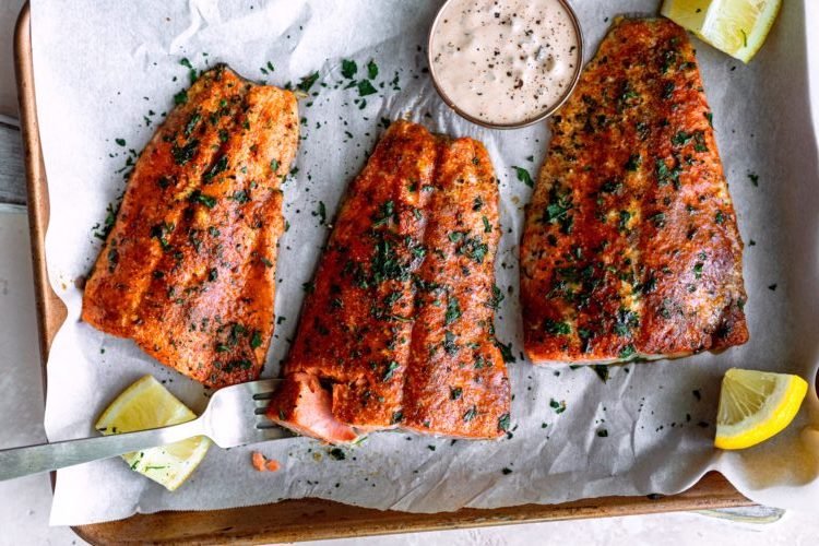 Baked salmon makes a delicious family dinner! Check out these 20 very best baked salmon recipes from fellow food bloggers!