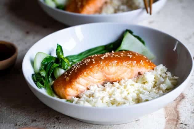 Baked salmon makes a delicious family dinner! Check out these 20 very best baked salmon recipes from fellow food bloggers!