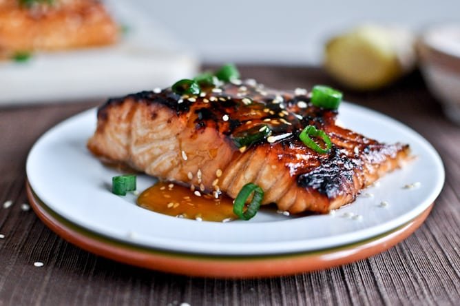Baked salmon makes a delicious family dinner! Check out these 20 very best baked salmon recipes from fellow food bloggers!