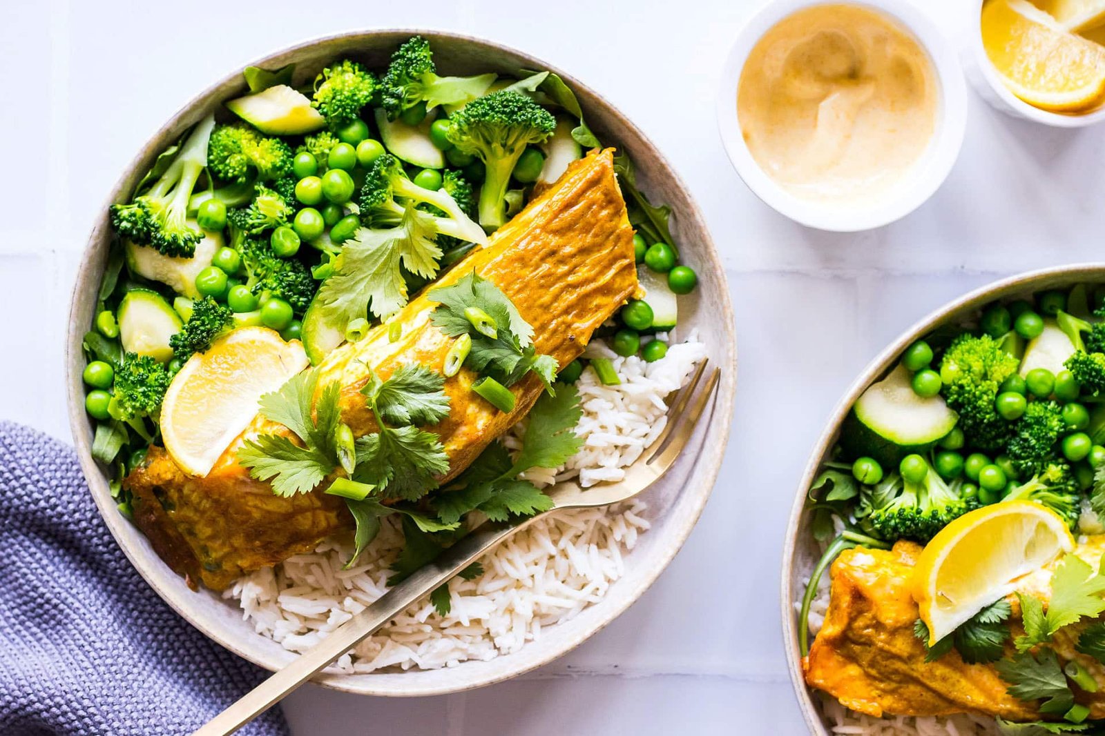 Baked salmon makes a delicious family dinner! Check out these 20 very best baked salmon recipes from fellow food bloggers!