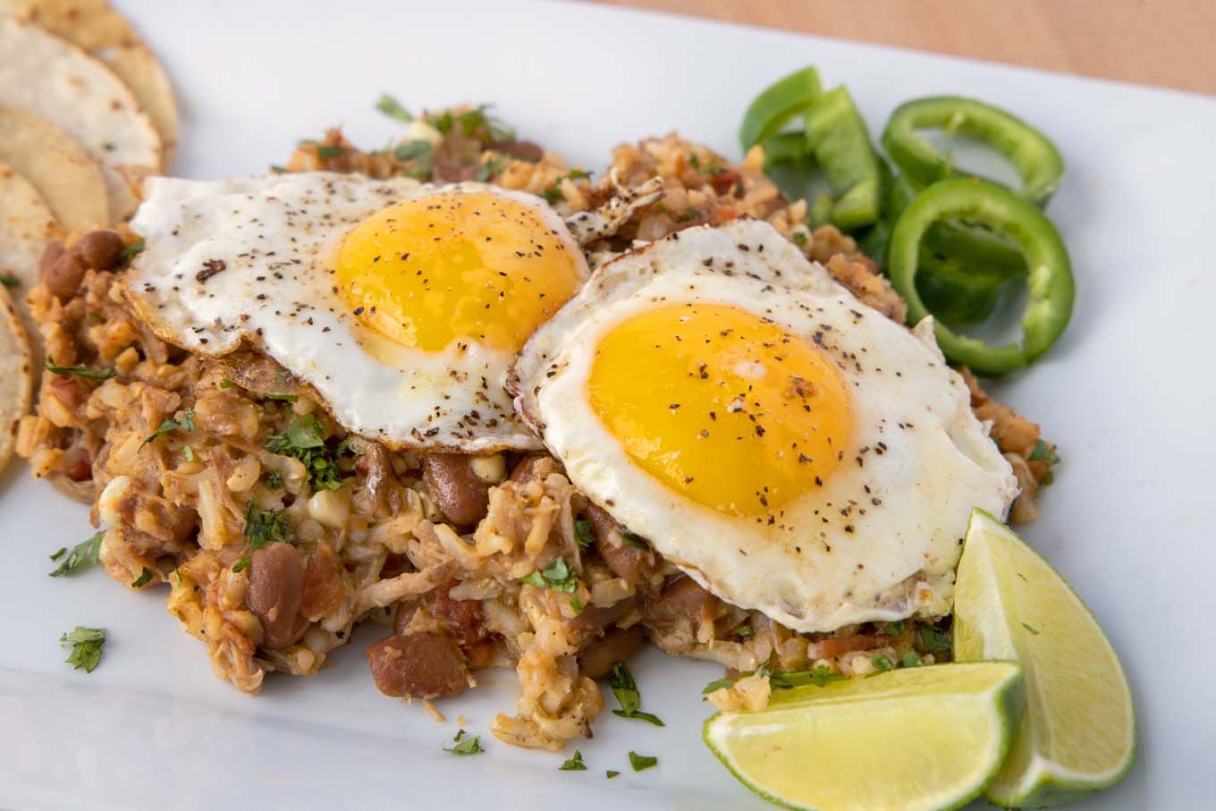 Leftover rice in your fridge? Love it! So many fried rice recipes to make with it the day after. Check out these 20 best fried rice recipes!