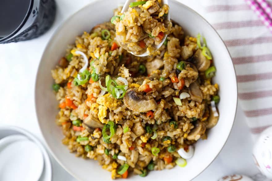 Leftover rice in your fridge? Love it! So many fried rice recipes to make with it the day after. Check out these 20 best fried rice recipes!