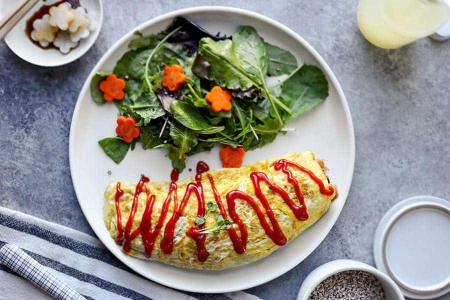 Do you know how to make an omelet? Omelet are great for breast, lunch or dinner. Check out these 20 omelet recipes for more inspiration!