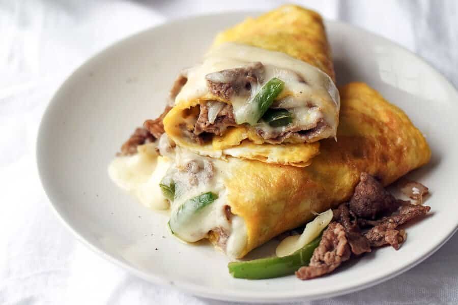 Do you know how to make an omelet? Omelet are great for breast, lunch or dinner. Check out these 20 omelet recipes for more inspiration!