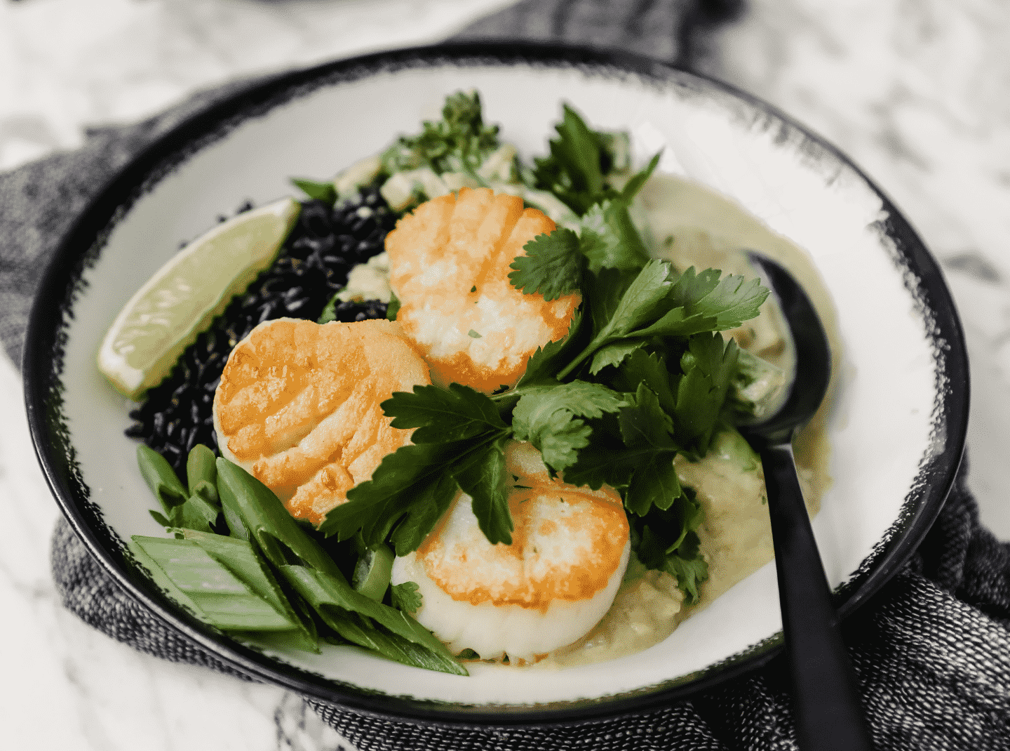 Fresh scallops are delicious. How do you usually cook them? Check out these 20 best fresh scallop recipes from fellow food bloggers!