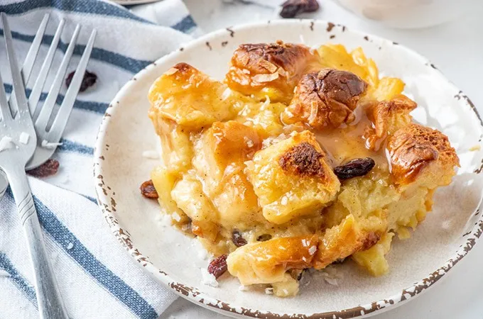 Dessert comfort food... I mean bread pudding of course! Check out these 20 best bread pudding recipes from fellow food bloggers!