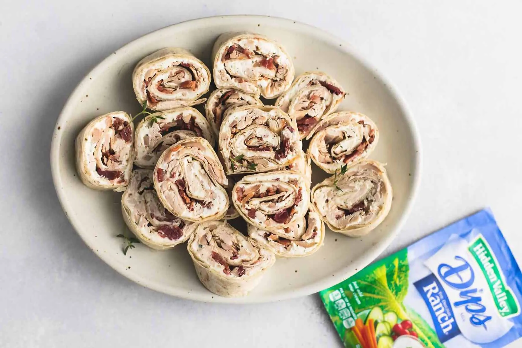 Are you looking for creative roll ups for a lunchbox, potluck party or as an appetizer? Check out these 20 pinwheel recipes from fellow food bloggers!