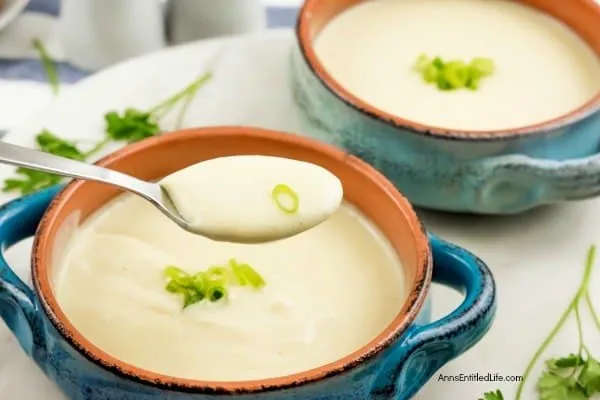 Creamy potato soup, that is the ultimate comfort food... Check out these 20 delicious potato soup recipes from my favorite food bloggers!