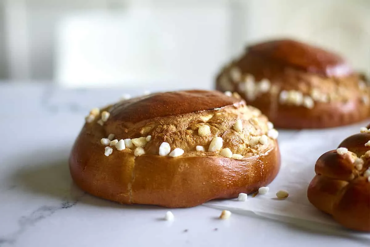Are you looking for a cool weekend baking challenge? Then you should check out these 20 funky bread recipes with a twist, both sweet and savory!