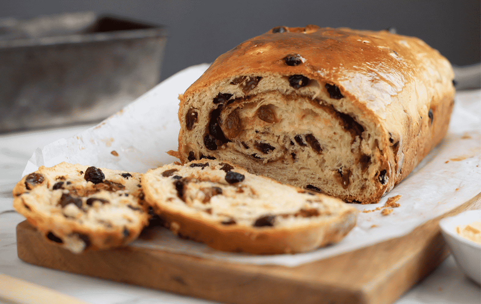 Are you looking for a cool weekend baking challenge? Then you should check out these 20 funky bread recipes with a twist, both sweet and savory!