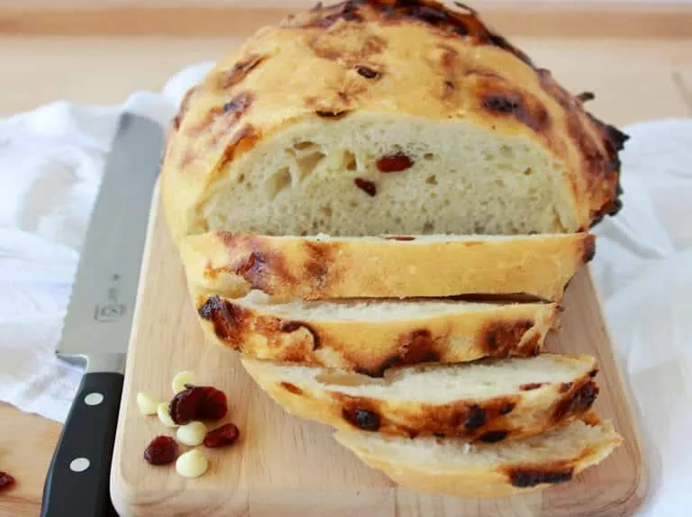 Are you looking for a cool weekend baking challenge? Then you should check out these 20 funky bread recipes with a twist, both sweet and savory!