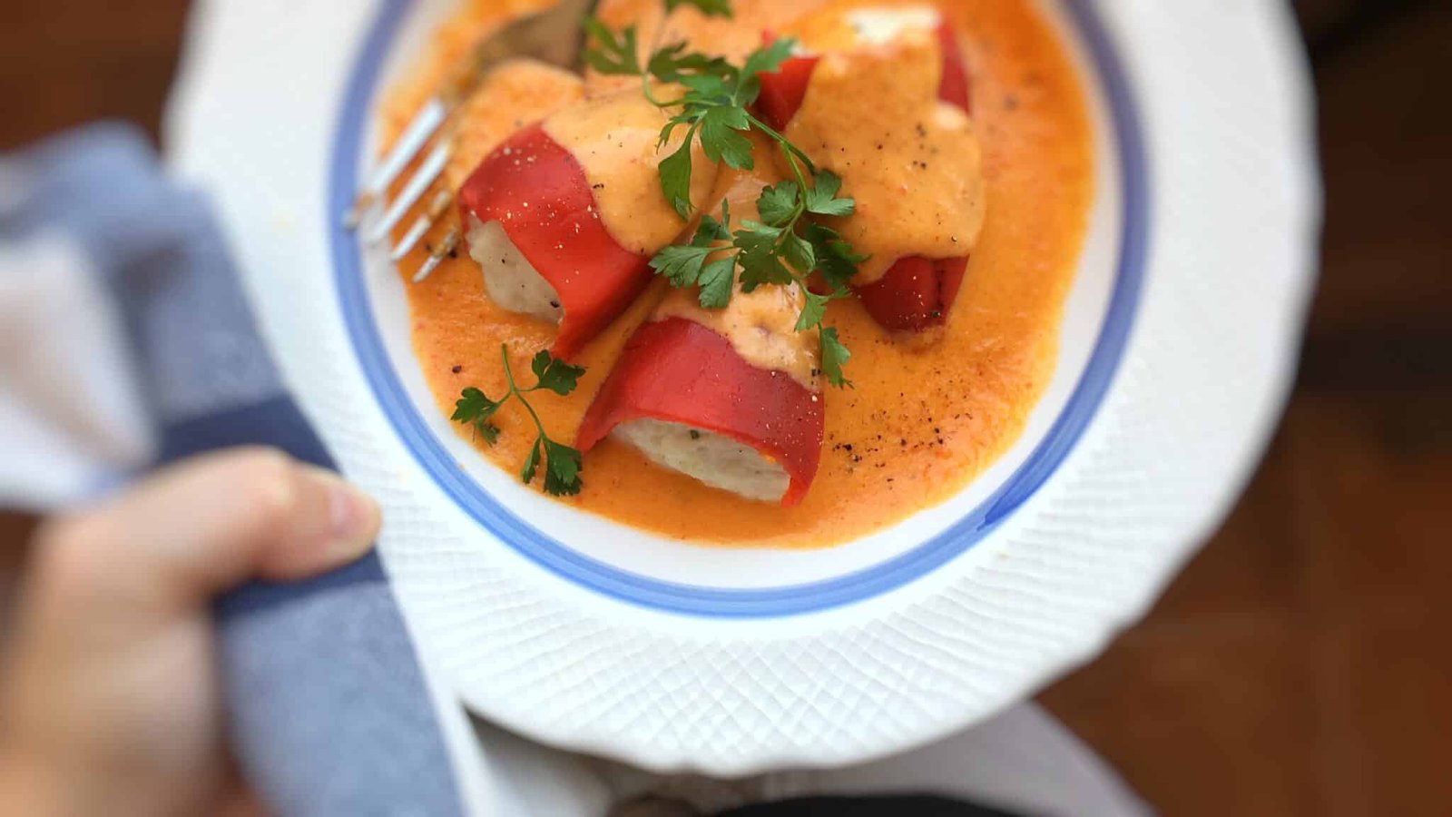 Warm piquillo peppers stuffed with salt cod in cream sauce: easy to make in advance and a perfect starter for large dinner parties!