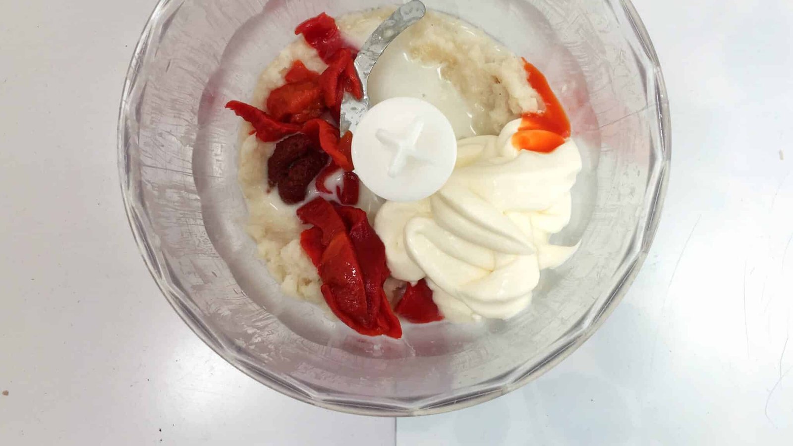 Warm piquillo peppers stuffed with salt cod in cream sauce: easy to make in advance and a perfect starter for large dinner parties!