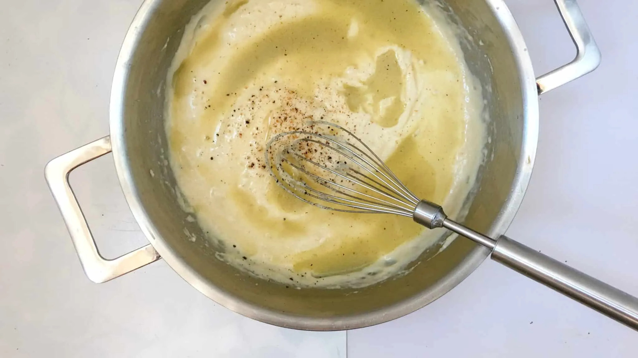 Look at the beauty: my delicious green cabbage and ham pie au gratin... Cabbage, shredded ham and white sauce covered with au gratin mashed potatoes!
