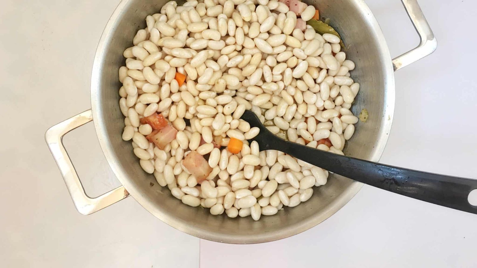 Another French classic I love: my cassoulet recipe! A simple white bean and bacon stew with confit duck... top notch French winter comfort food!