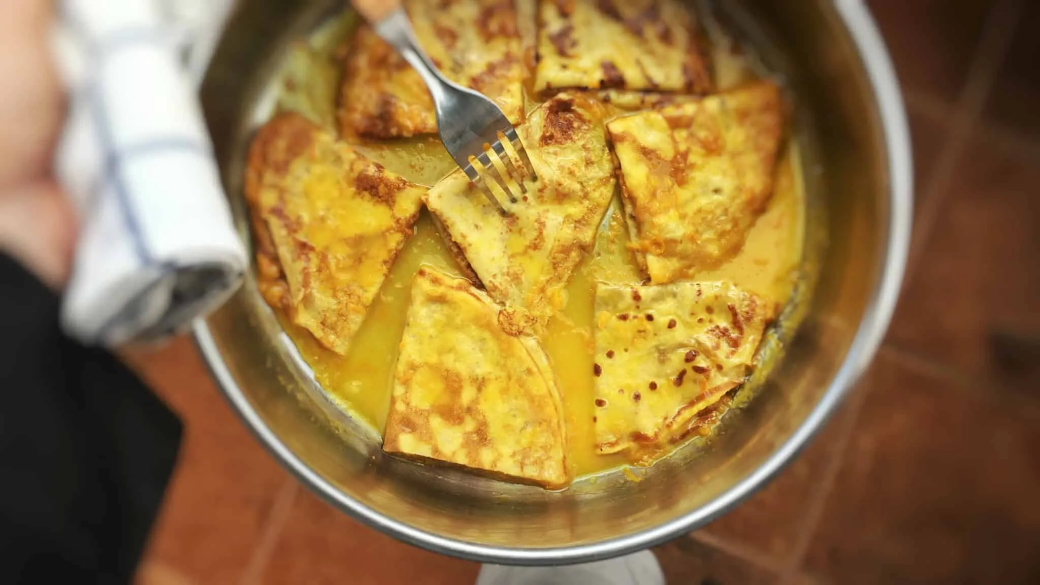 Best French Crepes Suzette Recipe Homemade thin crepes in a sugary orange and Grand Marnier sauce... this crepes suzette recipe is a must try! You will love it...