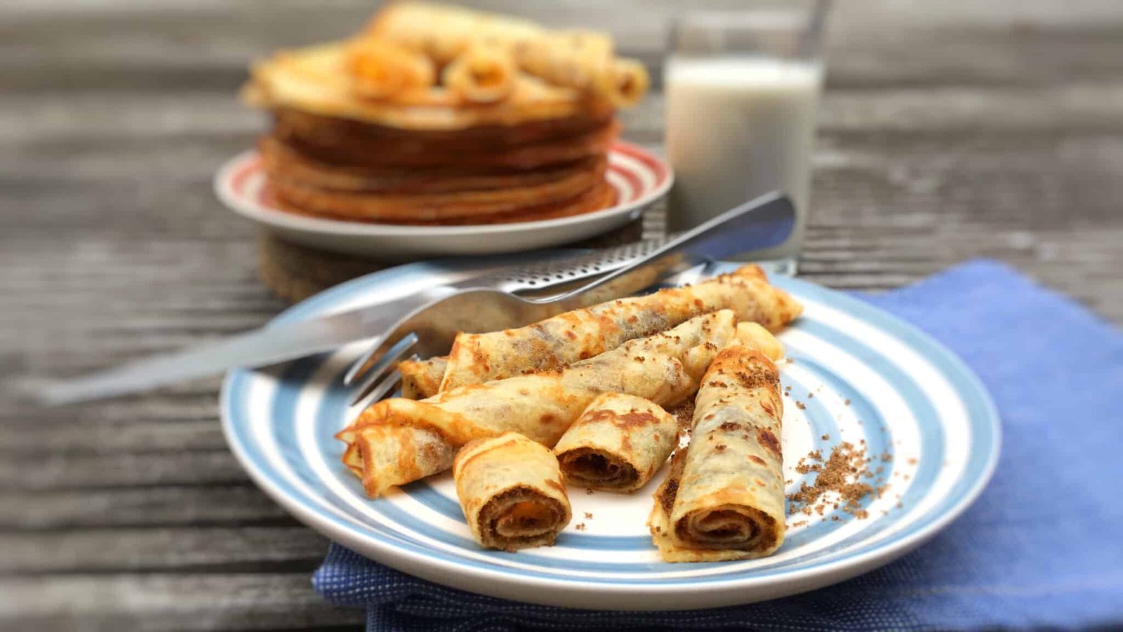 Here's how to make crepes: a failproof recipe! A step by step picture recipe to help you make the best thin crepes in the world!