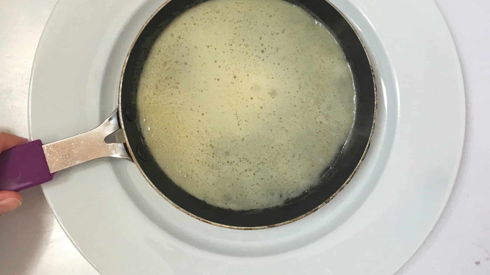 Here's how to make crepes: a failproof recipe! A step by step picture recipe to help you make the best thin crepes in the world!