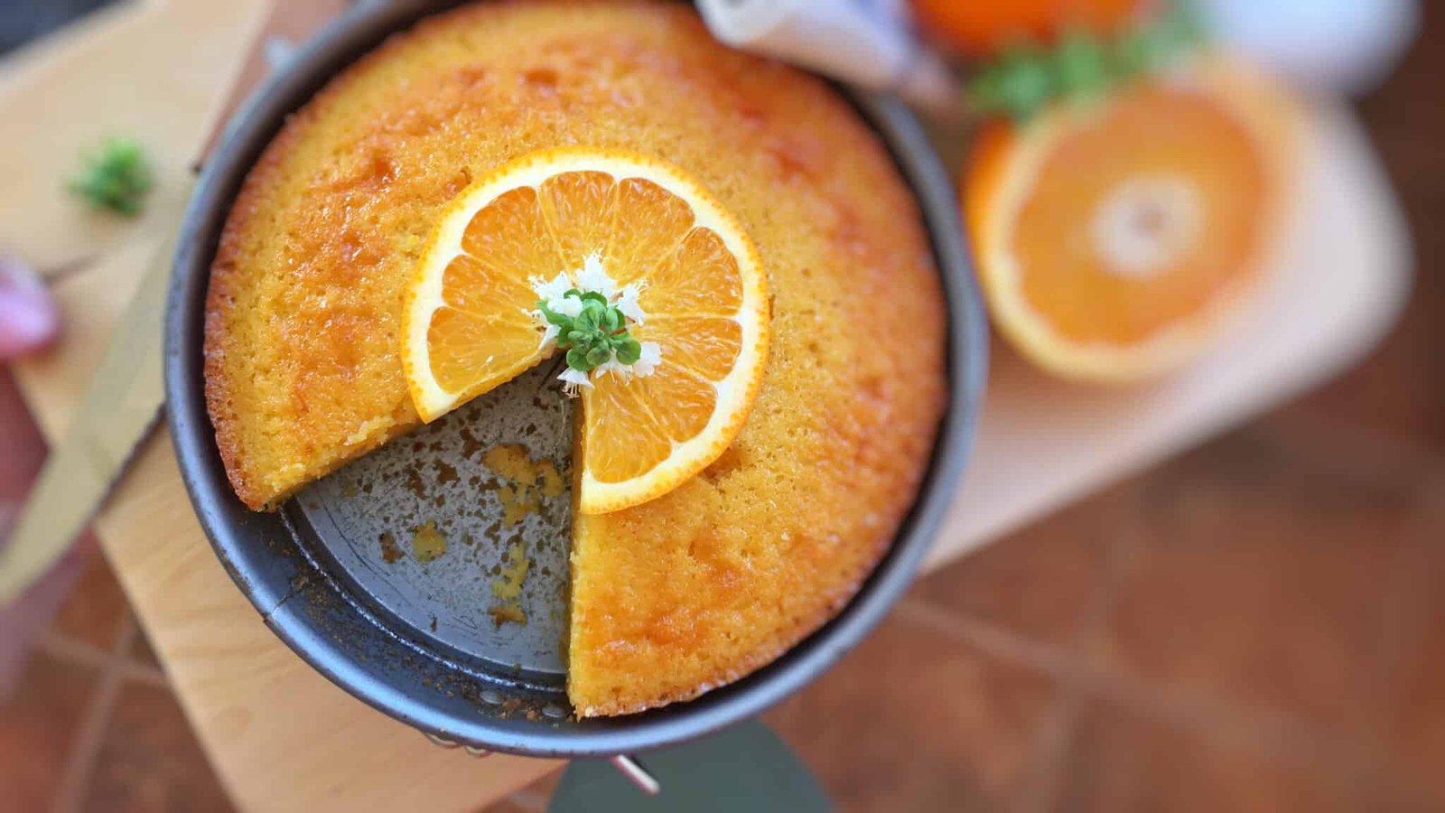 Watch my video of how I'm preparing a superb vanilla and orange cake recipe in my fabulous KitchenAid Stand Mixer Mini! Yum!