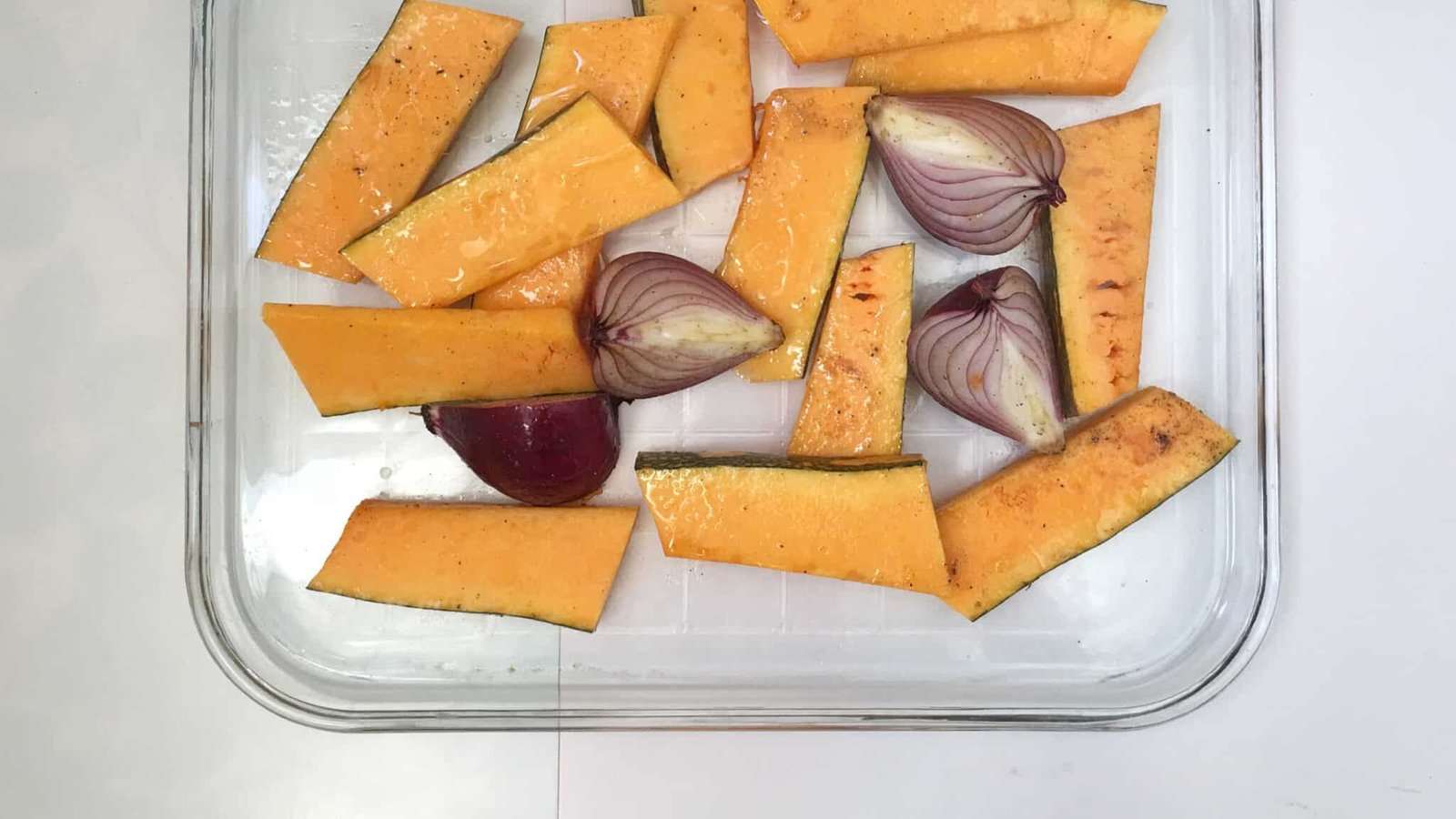 Here's a wholesome roasted pumpkin salad with roasted red onion, arugula, pearl couscous and pumpkin seeds. What a top notch vegetarian dinner this is as well