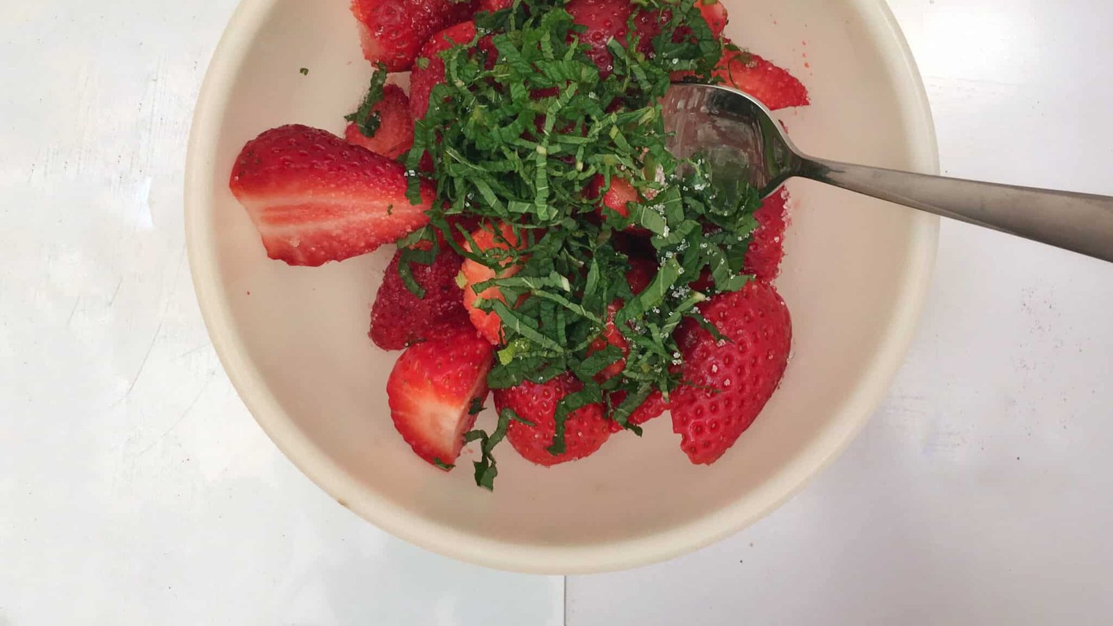 My homemade sour cream panna cotta recipe with strawberry salsa, a great summer treat! That’s the recipe I can always rely on!