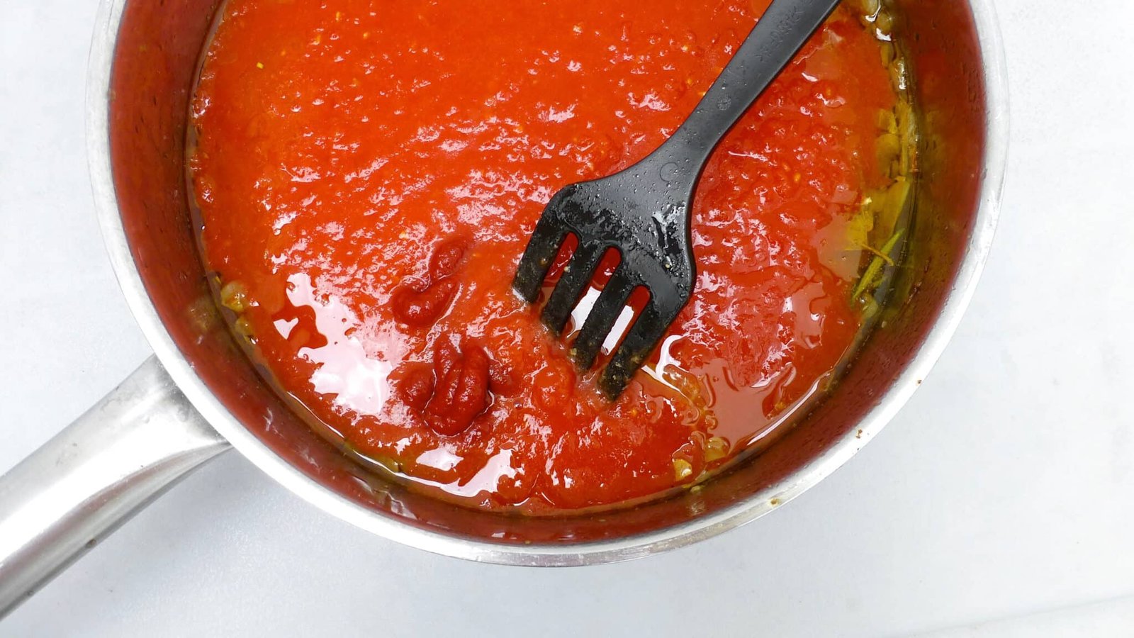 A classic among spaghetti classics I'm sure: spaghetti and meatballs! You can never go wrong with a pasta dinner like this one!