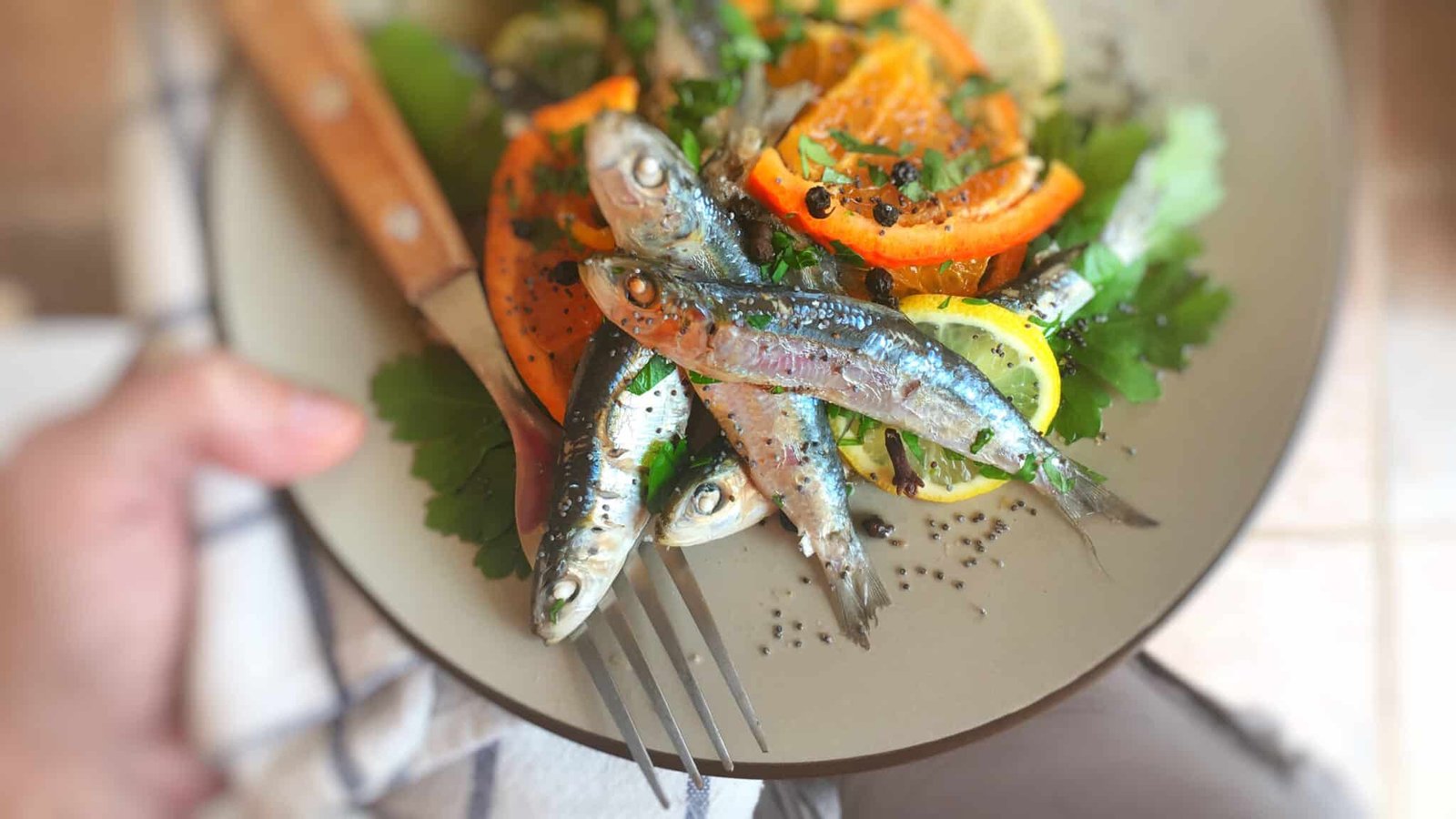 Steamed sardines in a zesty mandarin escabeche marinade... what a great summer lunch! And you can make this a couple of hours in advance!