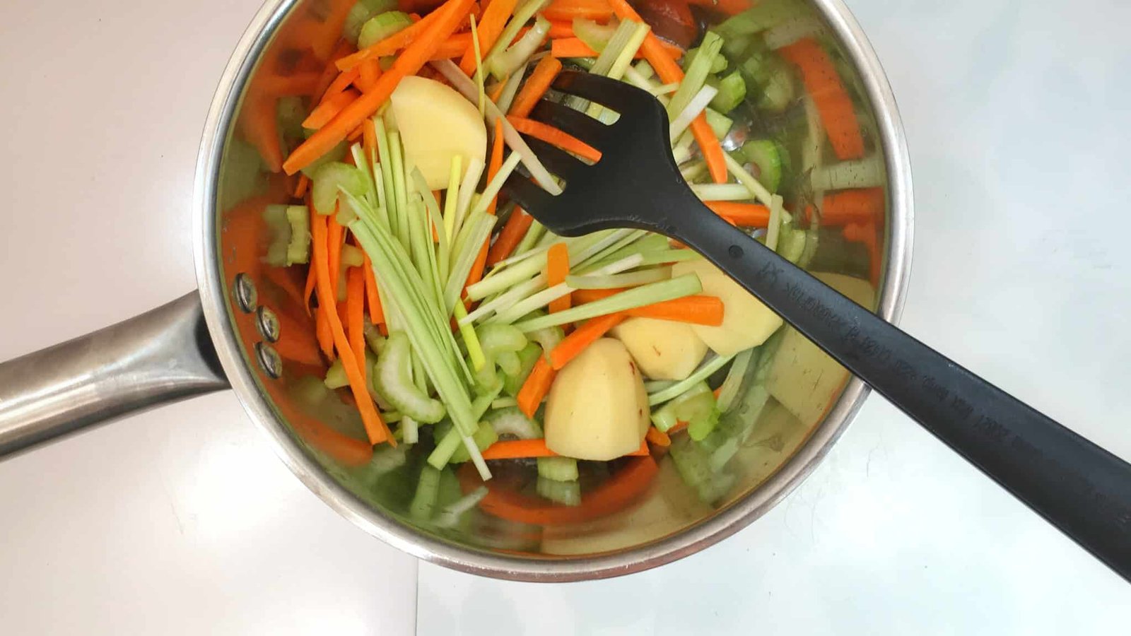 Look at this delicious waterzooi recipe! Do try out my chunky chicken stew with fresh leeks, celery, carrots and lots of cream... This is Belgian comfort food!