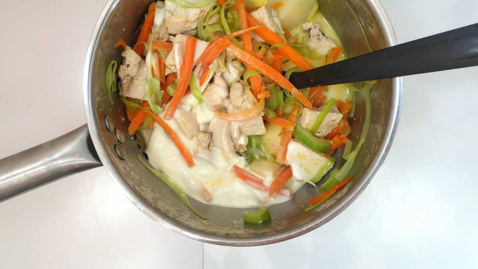 Look at this delicious waterzooi recipe! Do try out my chunky chicken stew with fresh leeks, celery, carrots and lots of cream... This is Belgian comfort food!