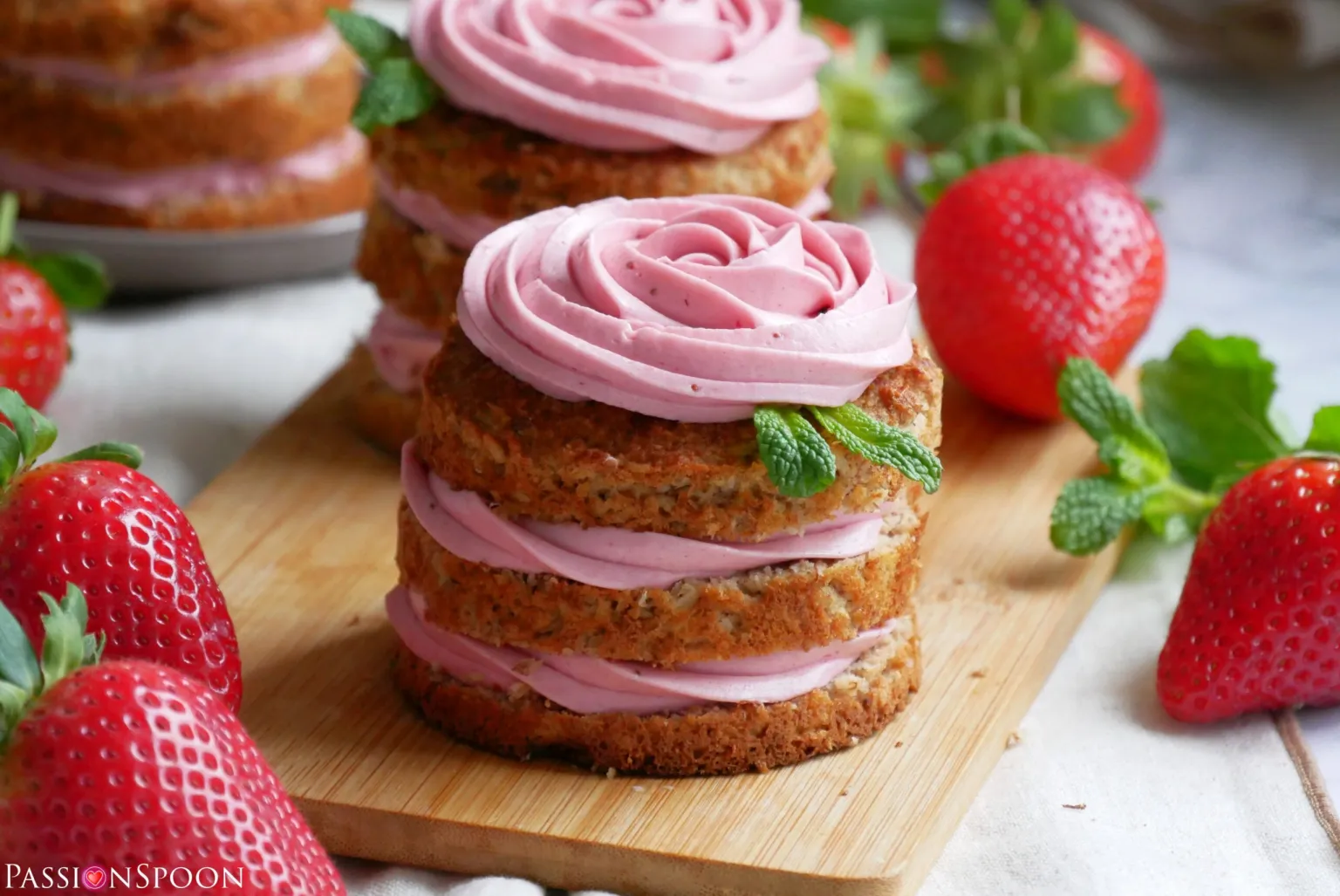 Are you fond of strawberries? Then stop right there! Check out these 20 lush recipes for strawberry cake, let the baking begin!