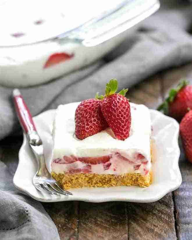 Are you fond of strawberries? Then stop right there! Check out these 20 lush recipes for strawberry cake, let the baking begin!