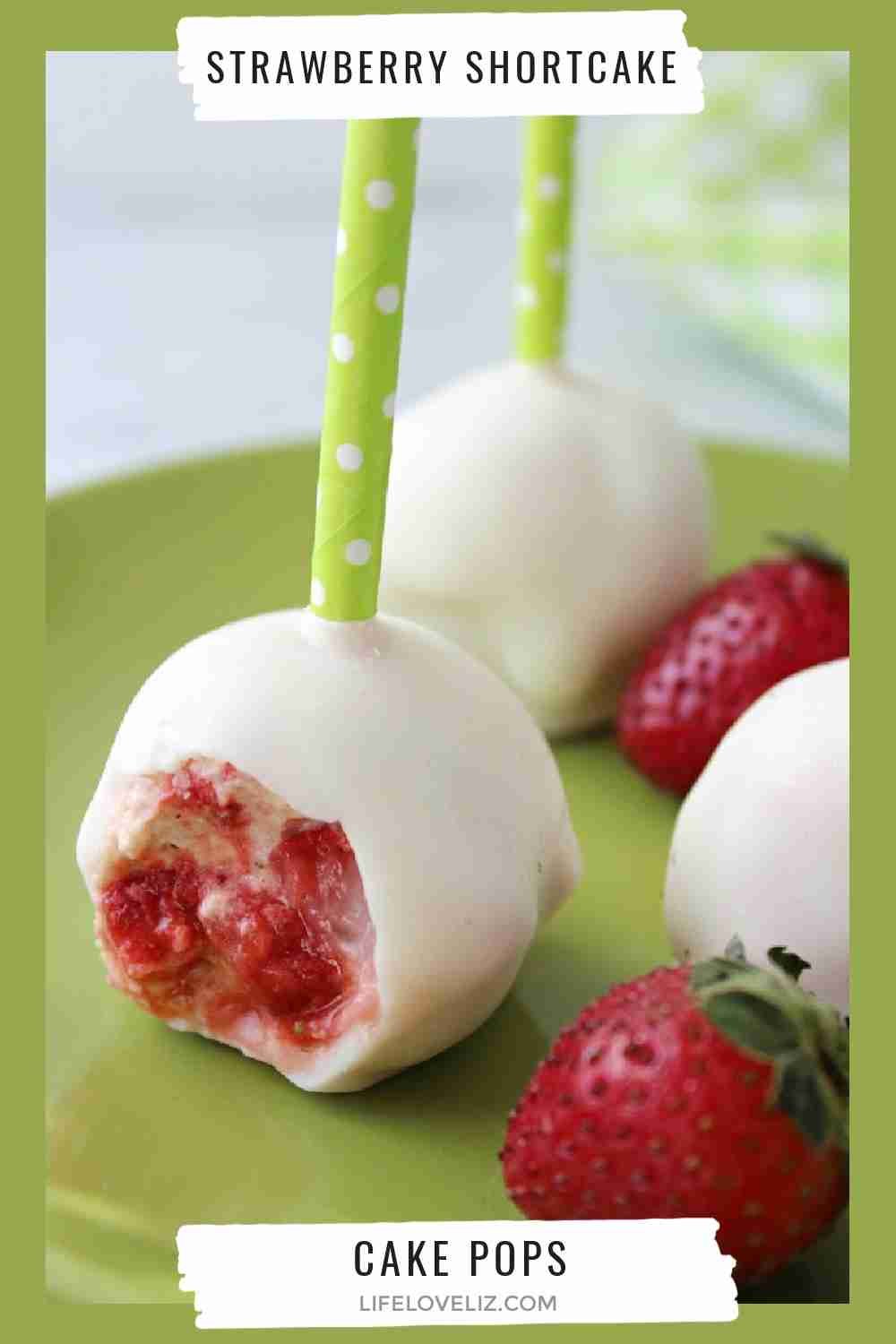 Are you fond of strawberries? Then stop right there! Check out these 20 lush recipes for strawberry cake, let the baking begin!