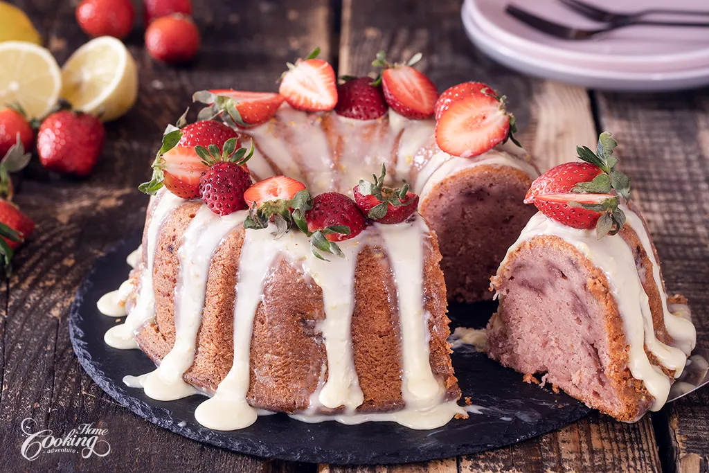 Are you fond of strawberries? Then stop right there! Check out these 20 lush recipes for strawberry cake, let the baking begin!
