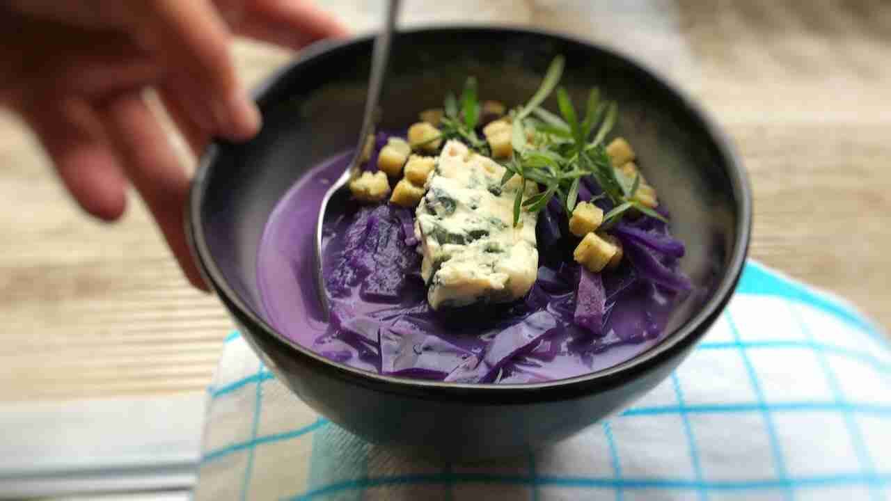Red Cabbage Soup