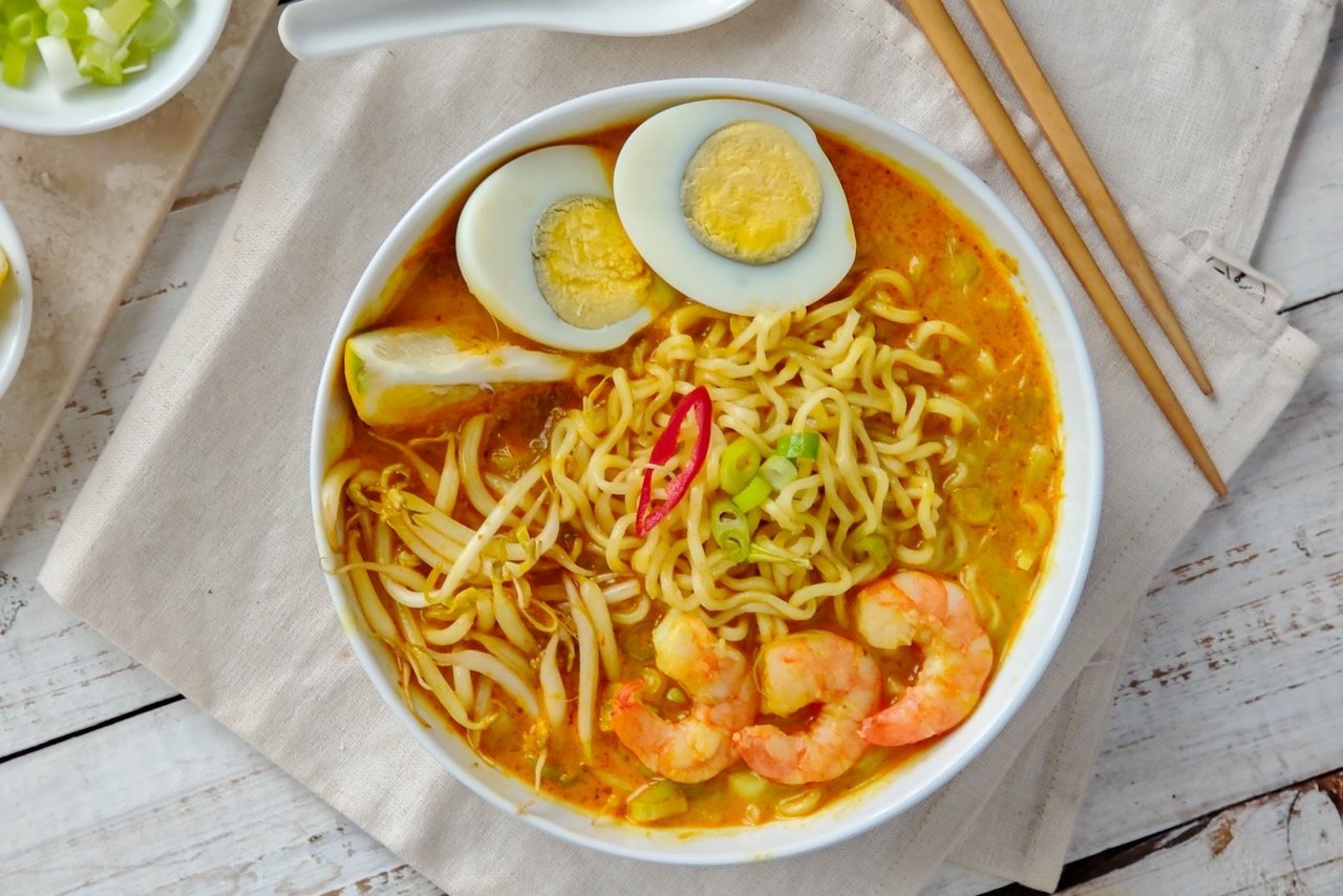 Easy Shrimp Ramen (Creamy Golden Noodle Broth) Shrimp Ramen
